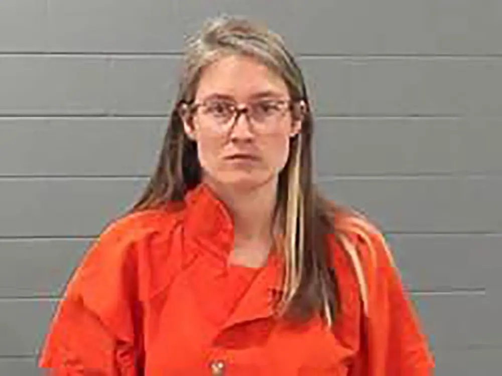Deranged Indiana cop forced his 6-year-old daughter to hold ‘I want to kill my brother’ sign in freezing weather as punishment Mugshot of Kylie Scott (Cass County Jail)