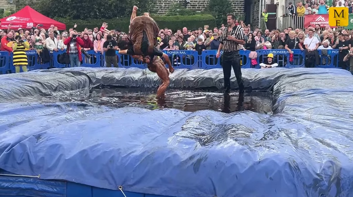 Hundreds gather together to witness the world gravy wrestling championships at UK pub! Best of the World Gravy Wrestling Championships 2024