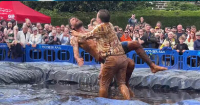 Hundreds gather together to witness the world gravy wrestling championships at UK pub! Best of the World Gravy Wrestling Championships 2024