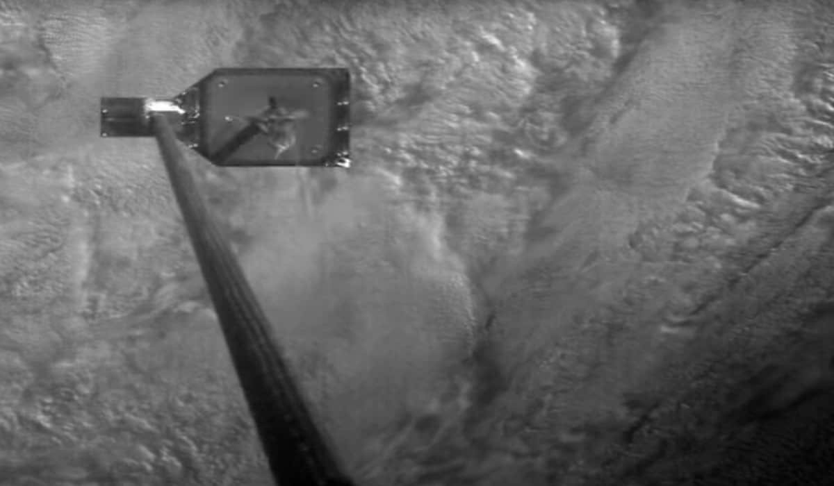 (VIDEO) Space Harpoon Impales Space Debris